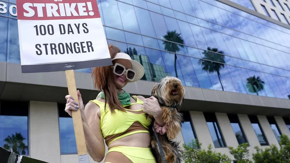 Writers' strike in Hollywood celebrates 100 days
