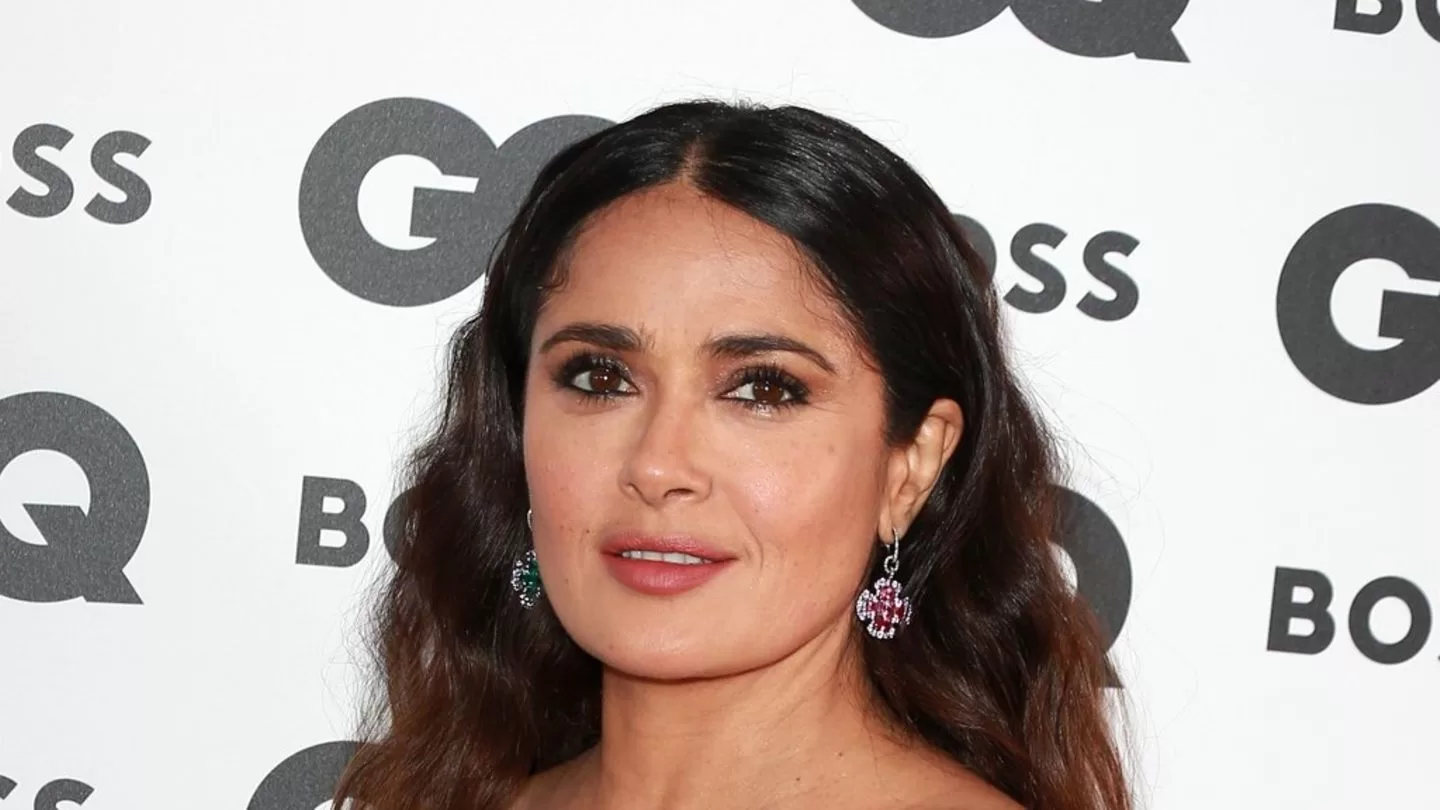 Read more about the article Salma Hayek congratulates herself: "I’m so happy and thankful"