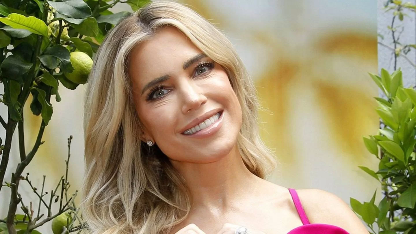 Read more about the article Sylvie Meis: She gets flowers, her son the jersey