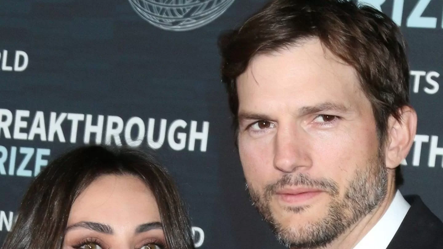Read more about the article Ashton Kutcher and Mila Kunis apologize for Masterson letters