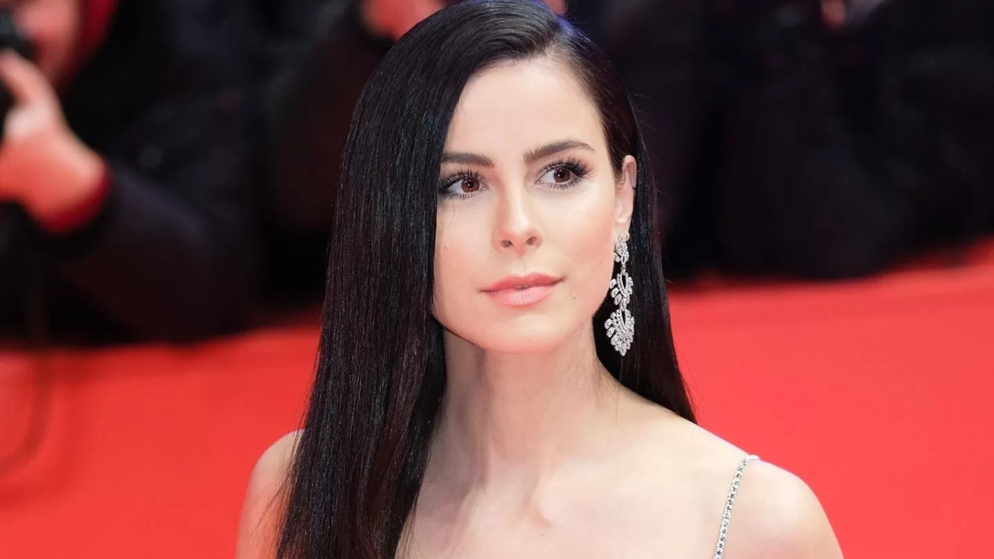 Read more about the article Lena Meyer-Landrut: Surprising confession! "I think I’m addicted to gambling"