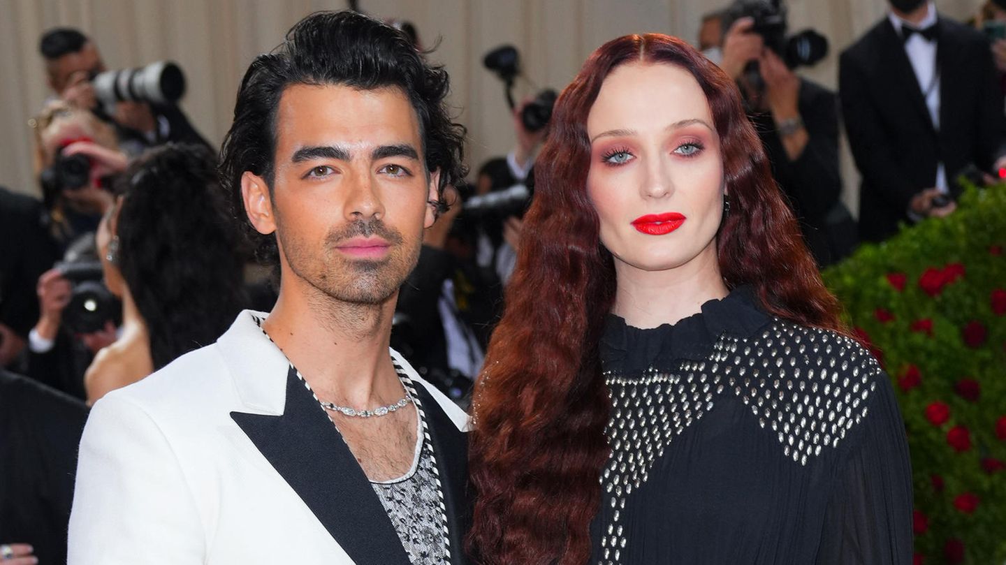 You are currently viewing Sophie Turner: Now it’s getting dirty!  Sophie Turner is suing Joe Jonas