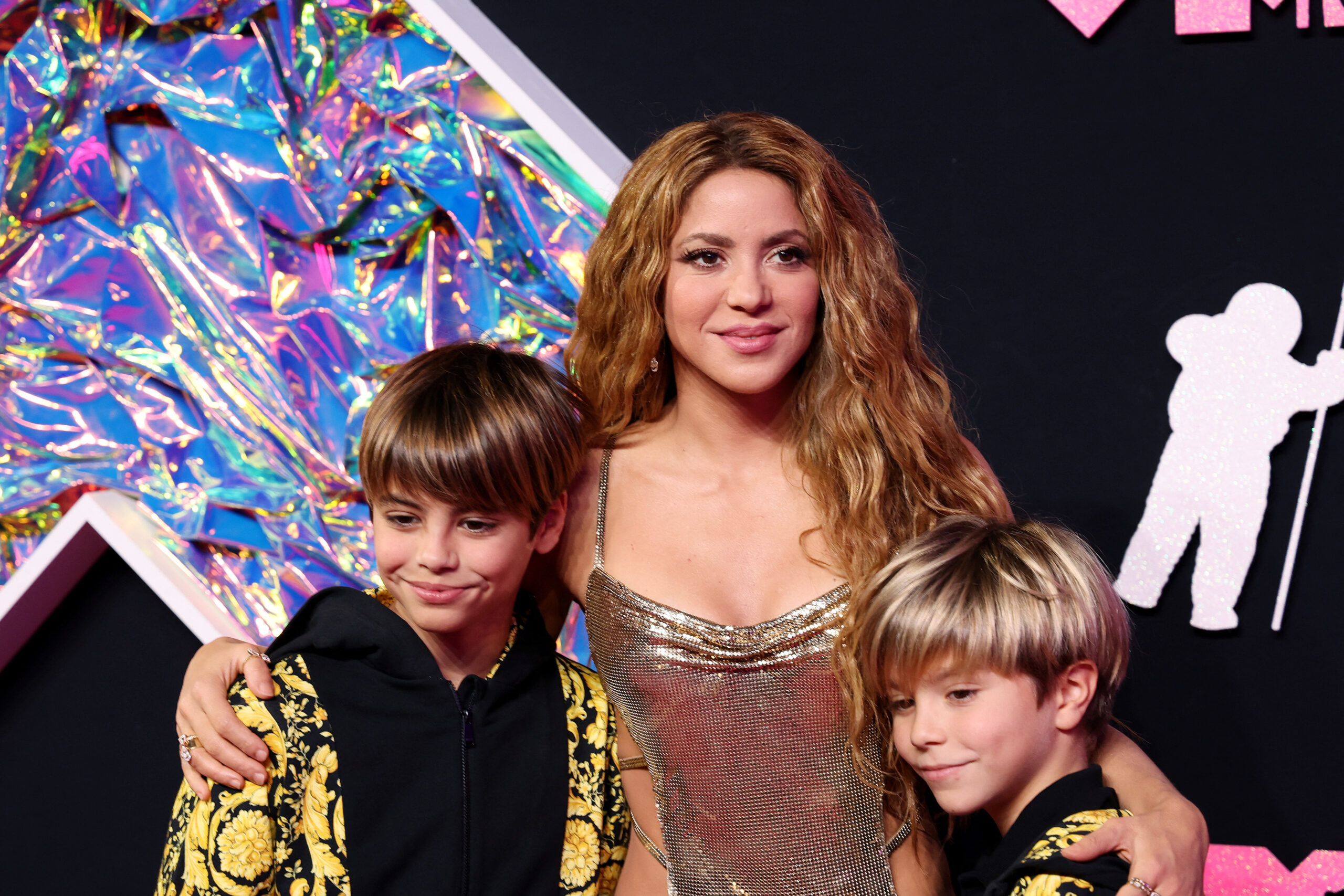 Read more about the article Shakira proposed to the parents of her children’s friends to pay for their school in Miami so that they would not be alone