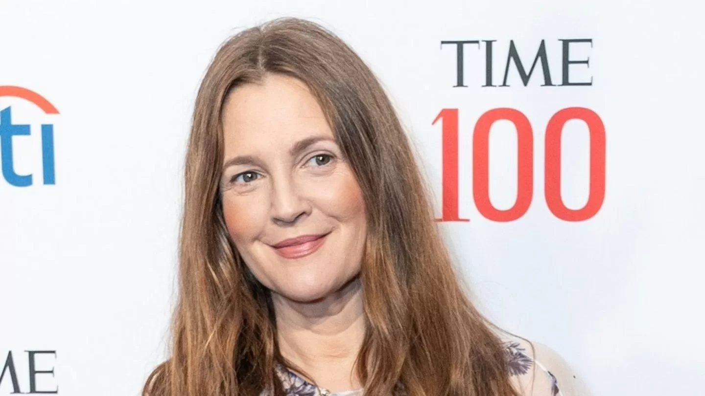 Read more about the article Drew Barrymore: She’s rowing back with a talk show comeback