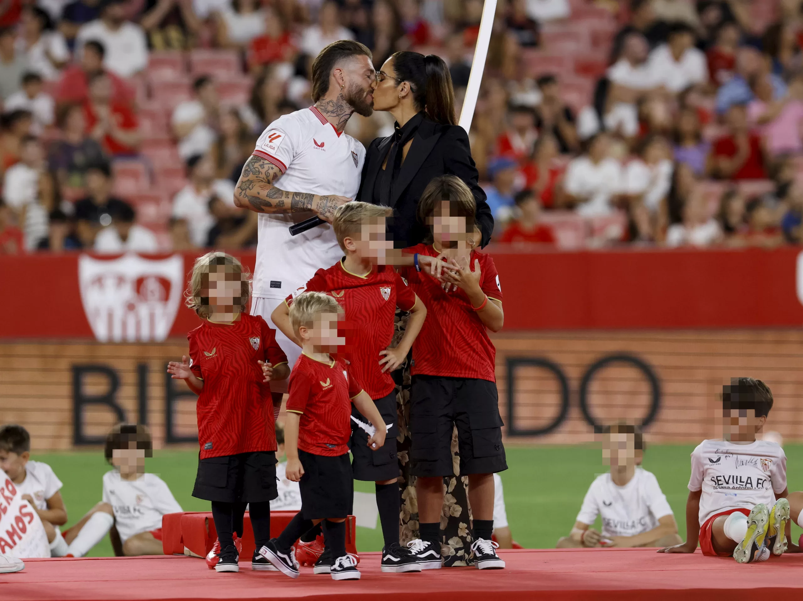Read more about the article The emotional message from Pilar Rubio to Sergio Ramos after returning to Sevilla
