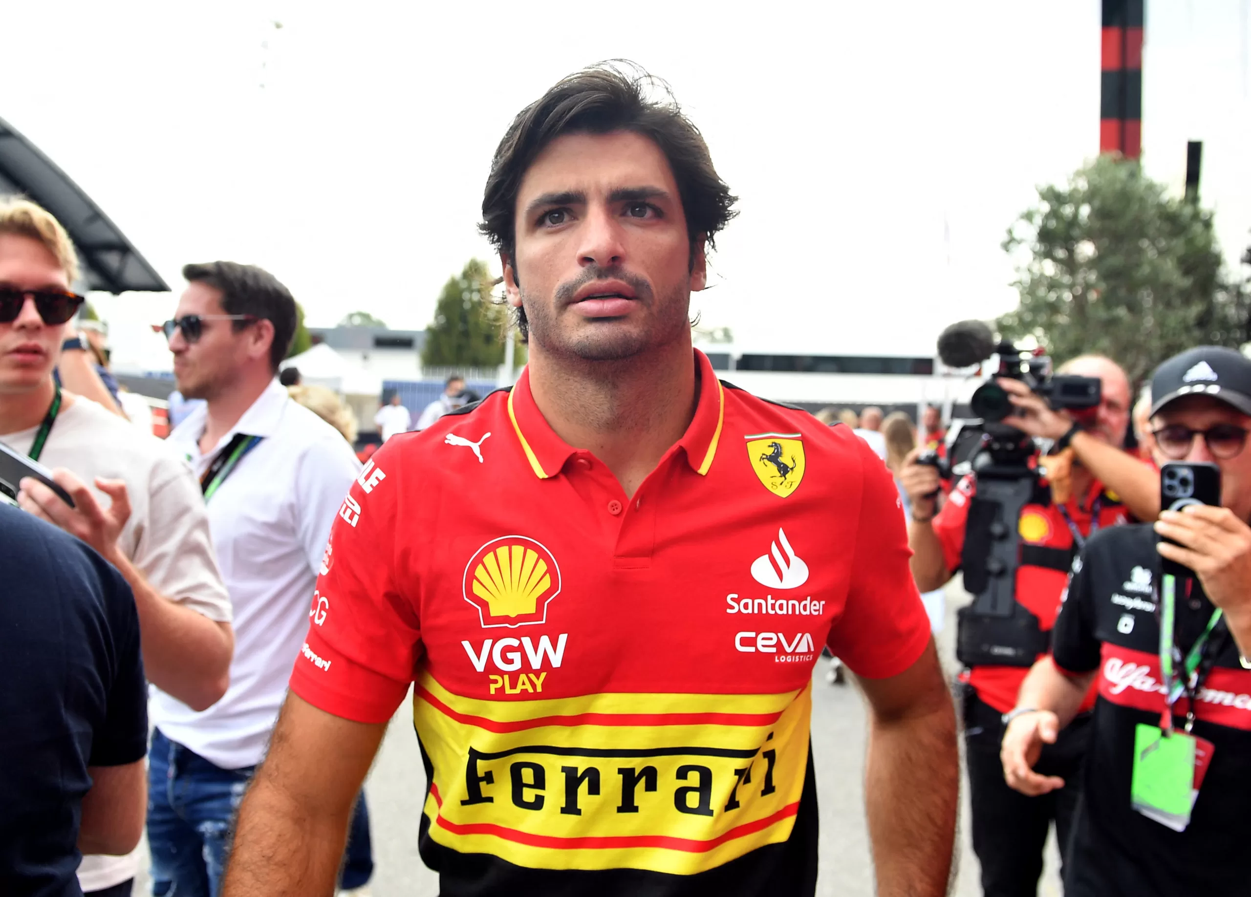 You are currently viewing Carlos Sainz is robbed in Milan: his watch is stolen and he stops the thieves