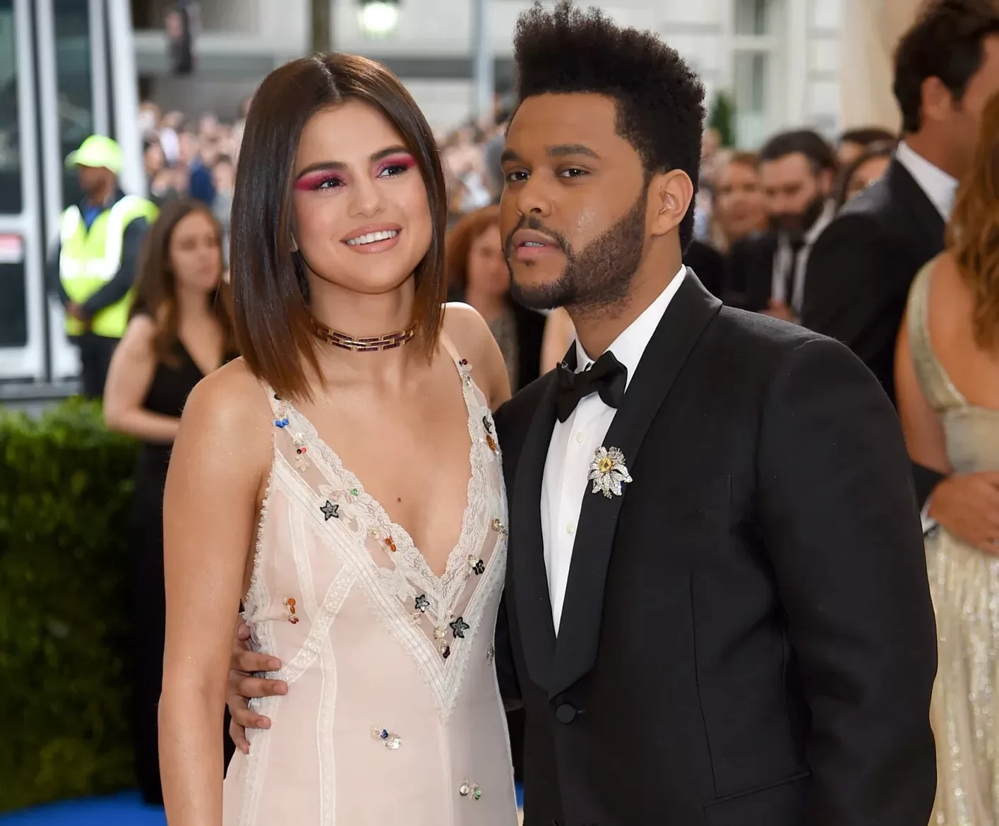 Read more about the article Selena Gomez denies her new song is about The Weeknd