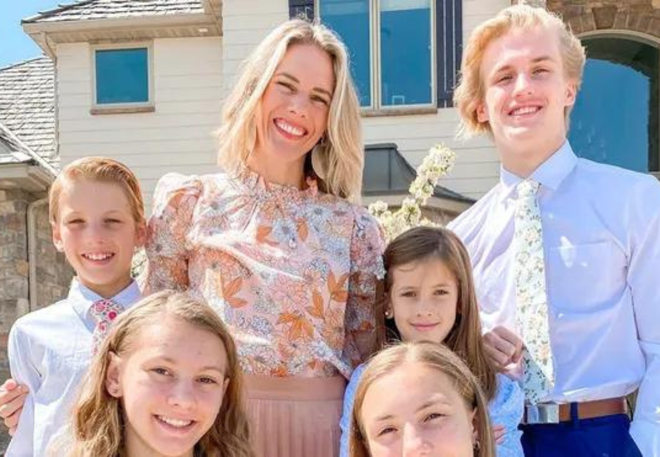 Read more about the article A youtuber mom is arrested for “abuse” and “malnutrition” of her six children
