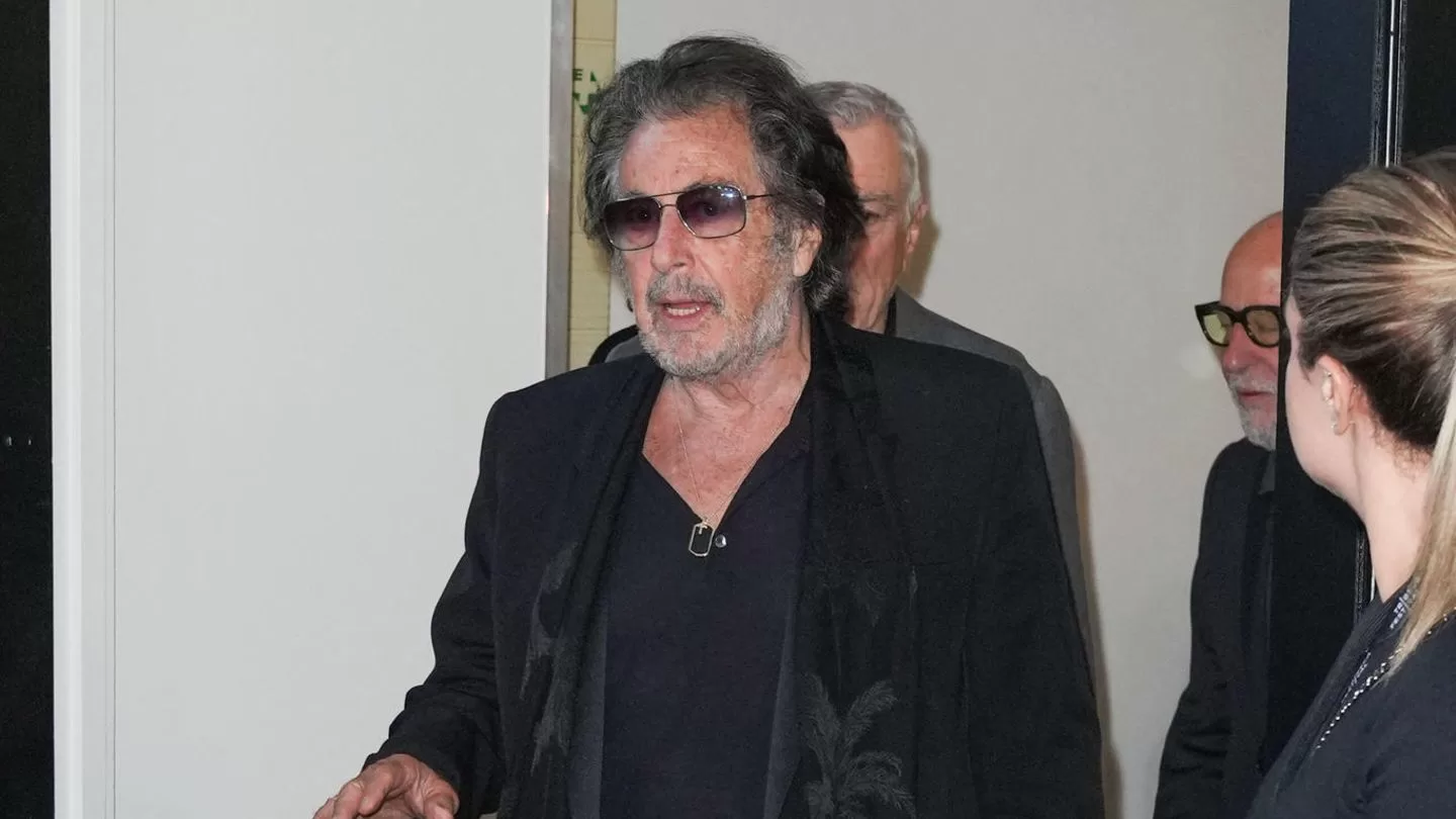 Read more about the article Al Pacino: Is Al Pacino Single Again?