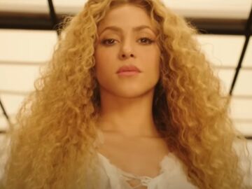 Read more about the article Listen to ‘El Jefe’, the song by Shakira and Fuerza Regida, with criticism of her ex-father-in-law and criticism of labor exploitation