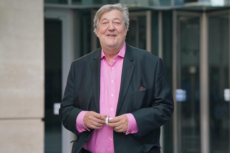 Read more about the article Actor Stephen Fry, taken to hospital after falling from a stage in London