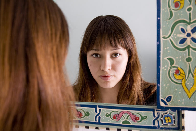 You are currently viewing Behaviors that show a lack of self-confidence and how they can be fixed