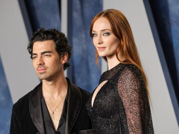 Read more about the article Joe Jonas and Sophie Turner agree to let their daughters stay in New York temporarily