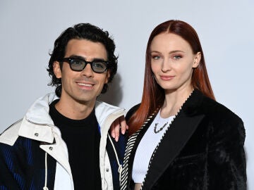 You are currently viewing Sophie Turner denounces Joe Jonas for "retain" to his daughters and "take away their passport"