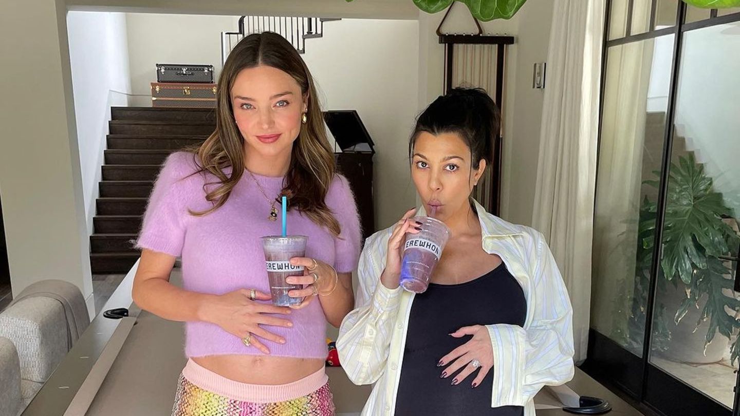 You are currently viewing Celebrity Friendships: Miranda Kerr and Kourtney Kardashian are close friends
