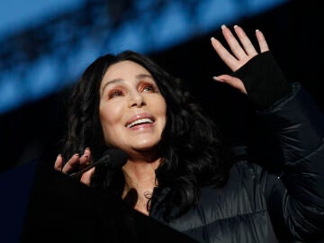 Read more about the article What is happening with Cher and why she is accused of kidnapping her son