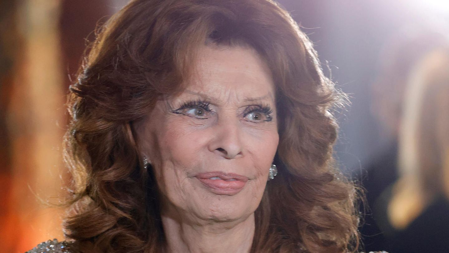 You are currently viewing Sophia Loren: After the fall: Great concern for Sophia Loren