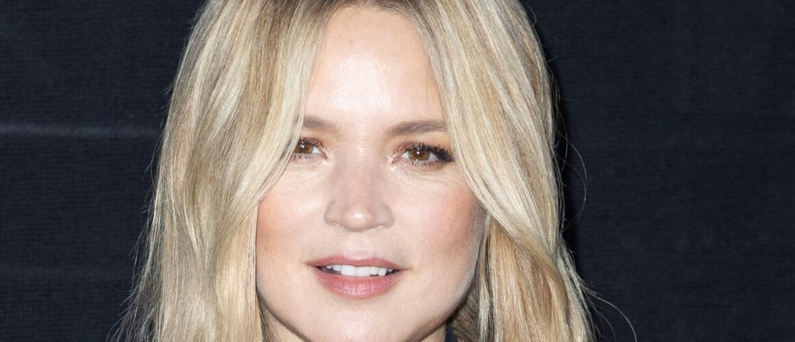 Read more about the article Virginie Efira causes a sensation at the Saint Laurent show for Paris Fashion Week, a few weeks after giving birth