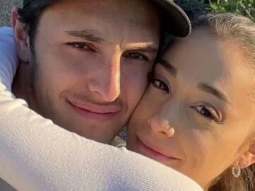 Read more about the article Ariana Grande pays more than a million dollars to Dalton Gomez in her divorce settlement