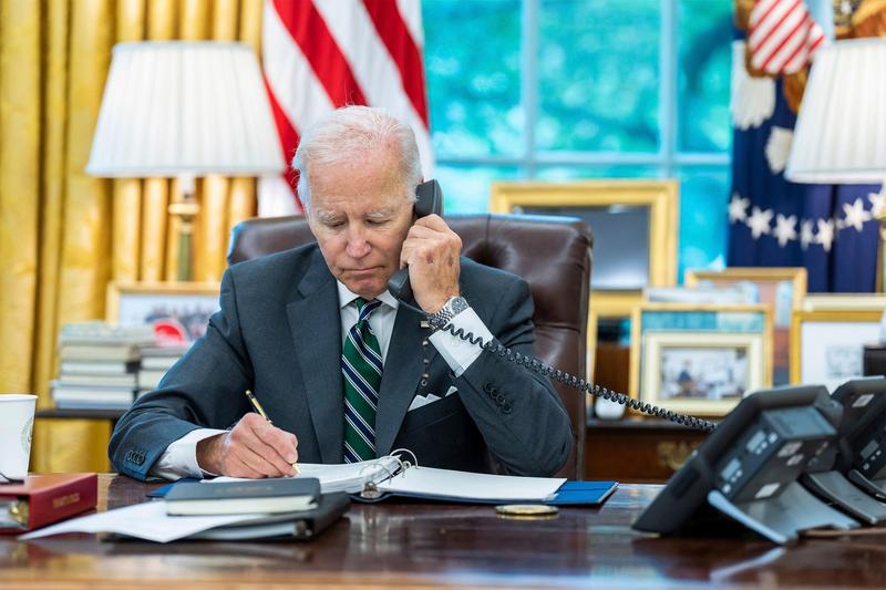 Read more about the article Biden spoke with key US allies about support for Ukraine.  Iohannis also participated