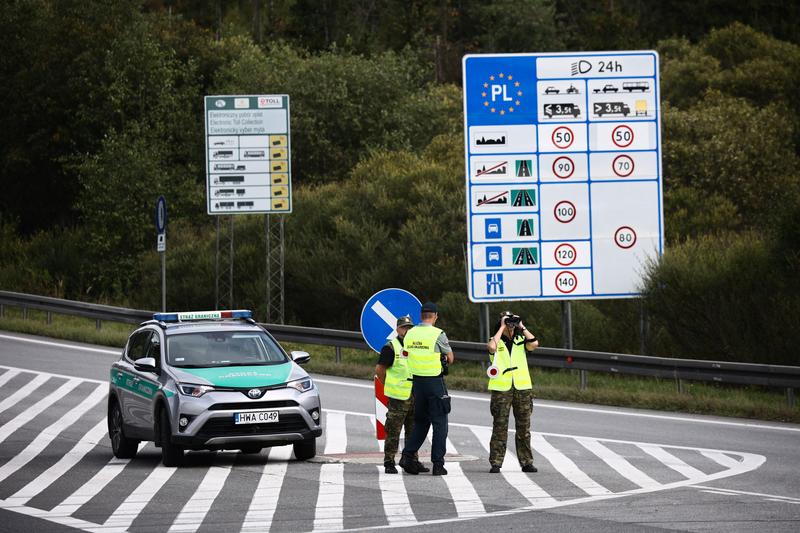 Read more about the article Concerted move: Poland and the Czech Republic introduce border controls with Slovakia