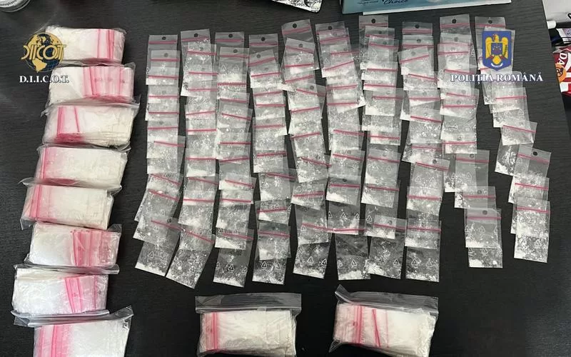 You are currently viewing Thousands of doses of the new drug sold for 10 lei in the center of the capital, found during searches of traffickers / Dozens of reports from people in the area