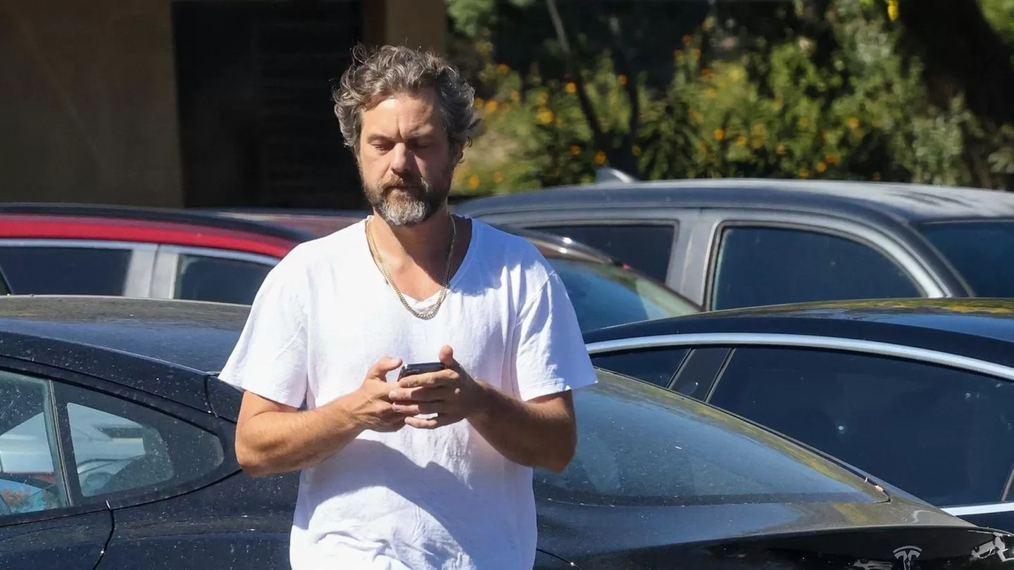 Read more about the article Joshua Jackson: First photographed after divorce news
