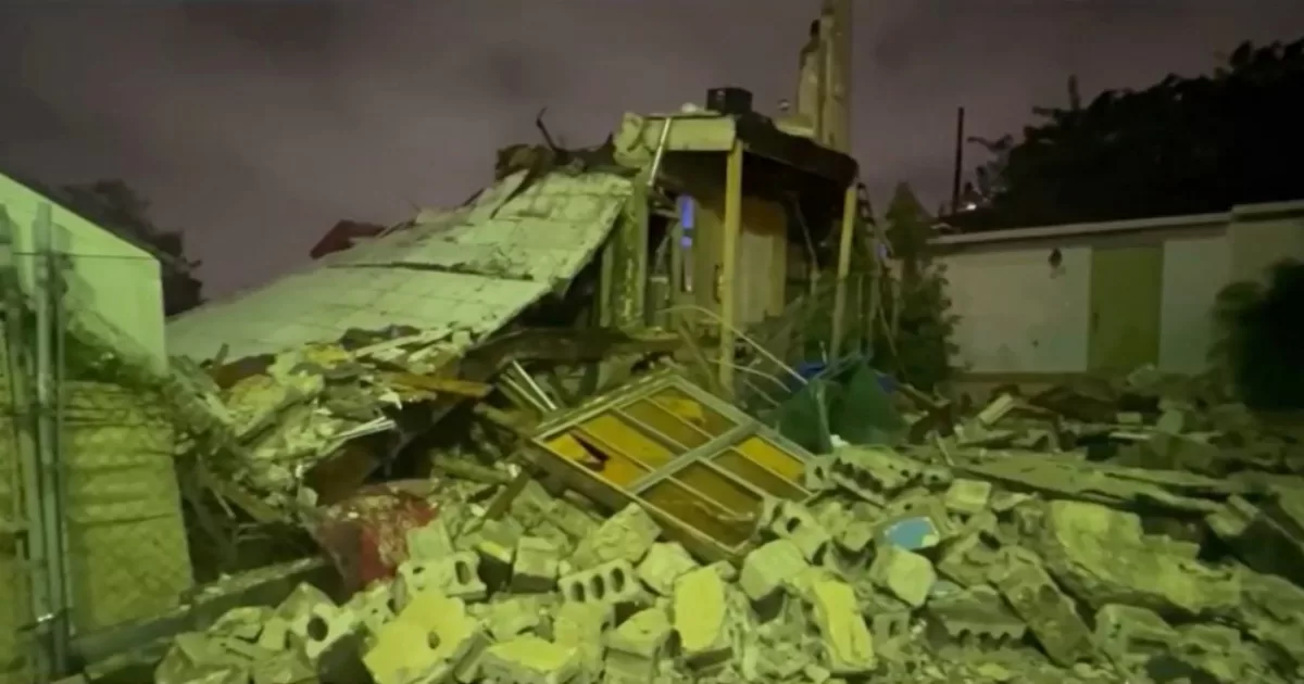 A building collapses in Little Havana due to the rains

