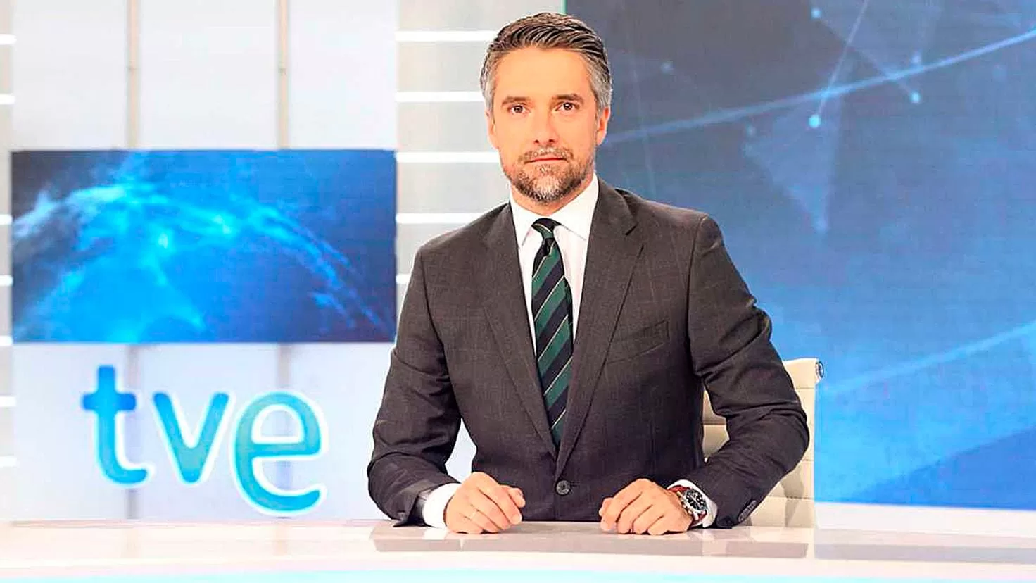 Mediaset hires Carlos Franganillo as the new presenter of Informativos Telecinco
