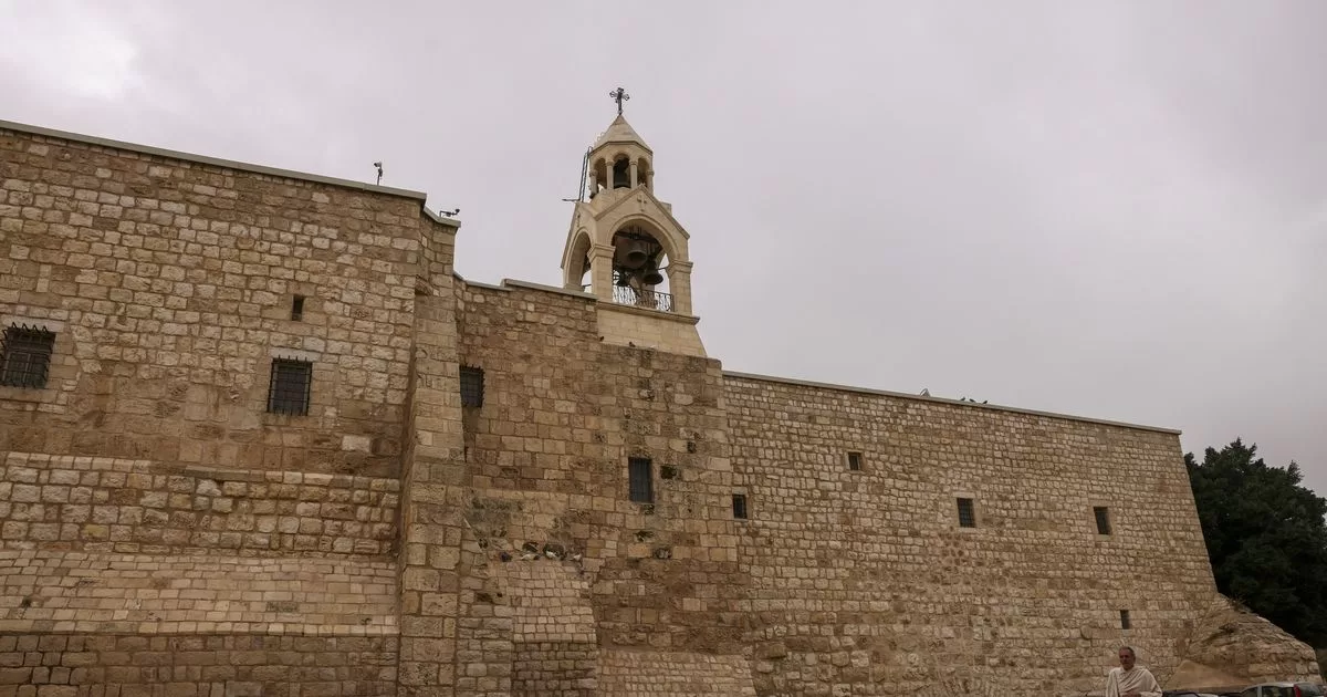 Bethlehem, in mourning, gives up celebrating Christmas
