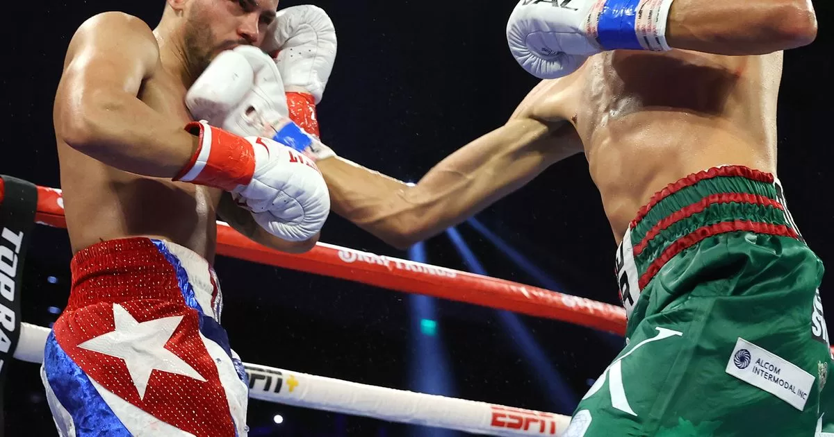  Cuban Robeisy loses the title against the Mexican Espinoza;  they stick together until after the bell rang
