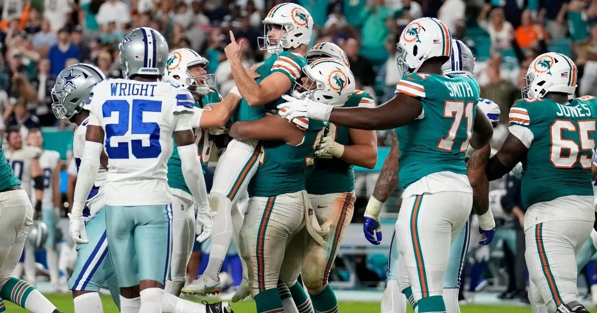 Dolphins seal their ticket to the playoffs with victory over the Cowboys
