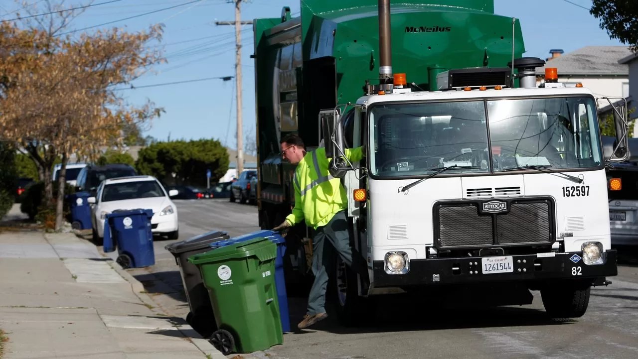 Garbage collection service suspended at Christmas

