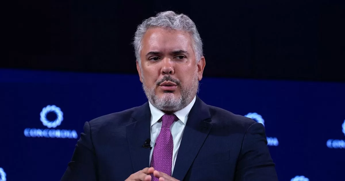 Iván Duque celebrates the premiere of the documentary Colombia Azul
