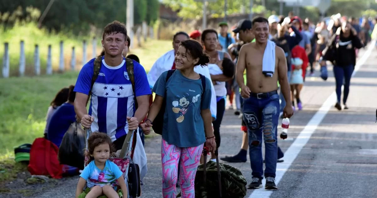 Mexico suspends deportations of migrants
