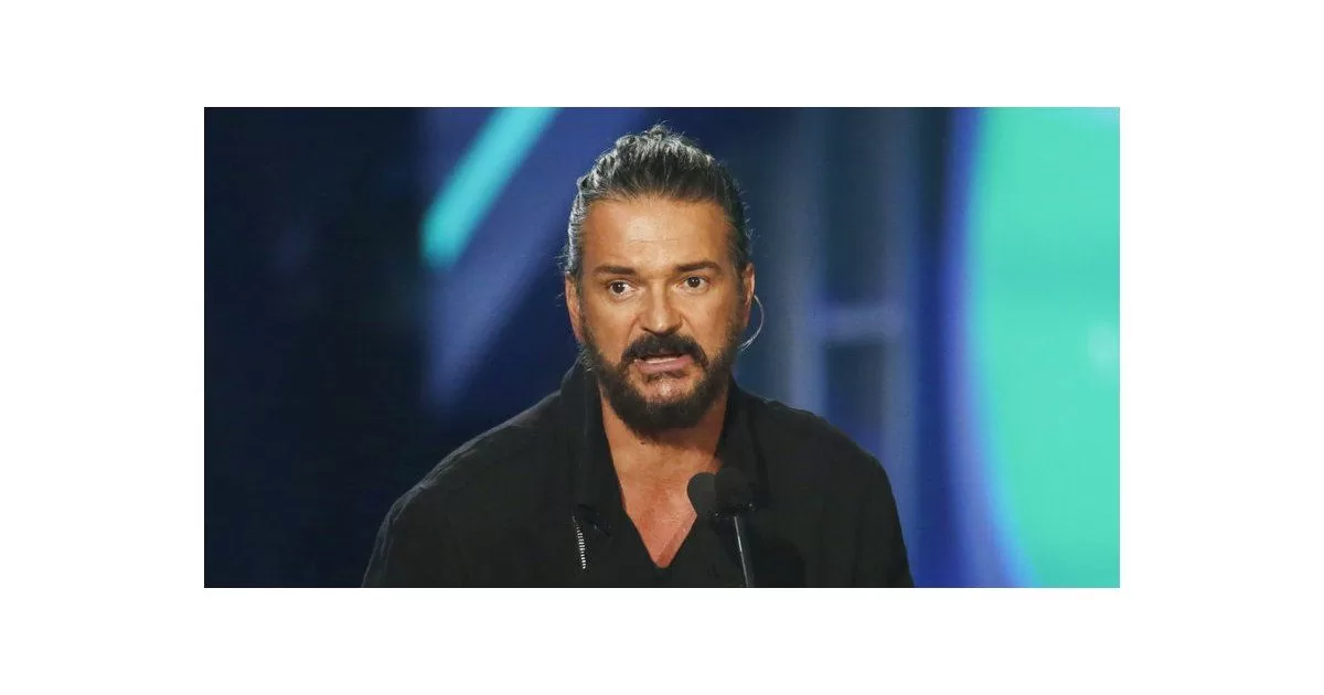 Ricardo Arjona announces his retirement from the stage due to health problems
