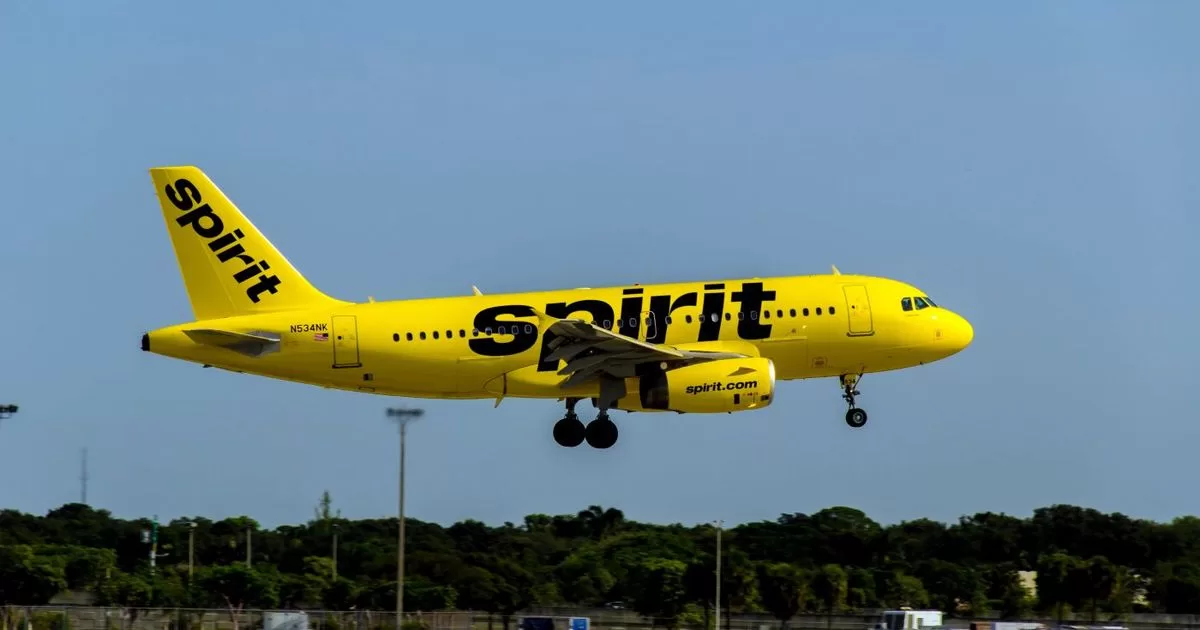 Spirit Airlines sends a boy who was traveling alone on the wrong flight
