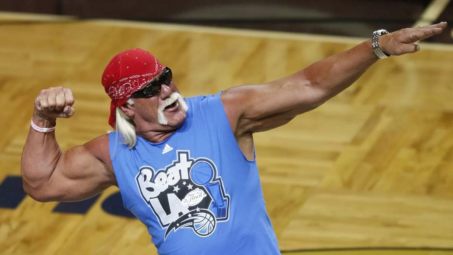 The most important day of Hulk Hogan's life: he is baptized at age 70
