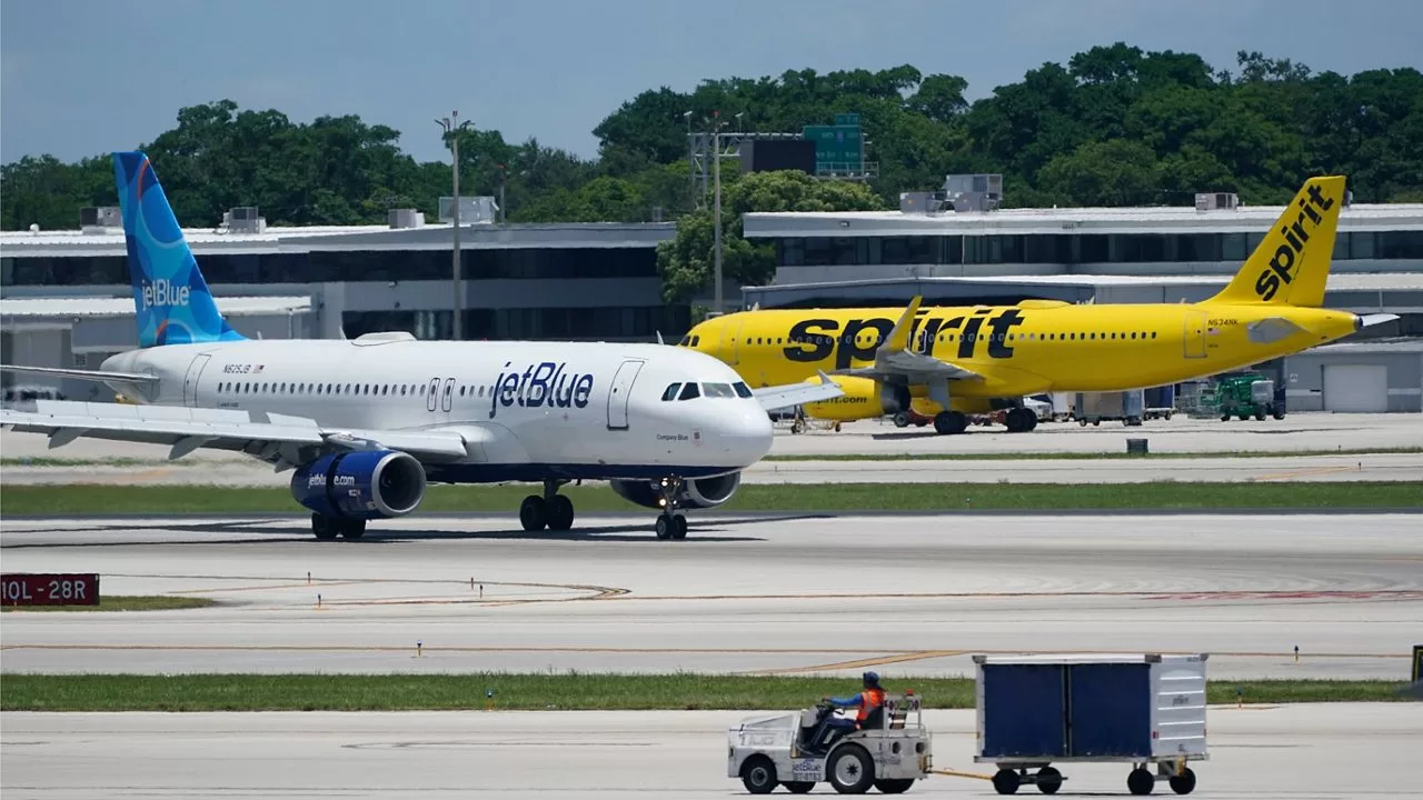 A judge blocks the merger of Spirit and Jetblue airlines
