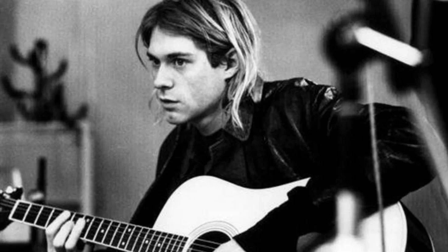 An alleged retired detective leaks Kurt Cobain's autopsy
