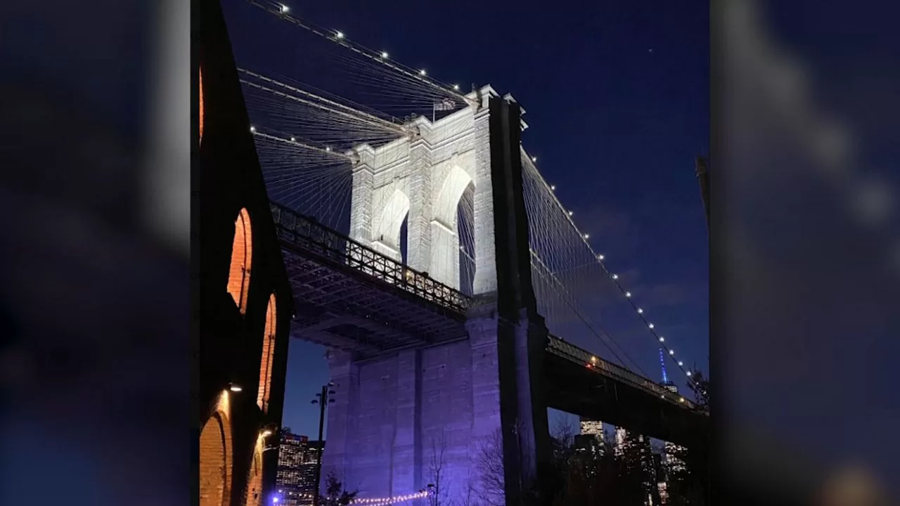 Brooklyn Bridge arches light up for the first time in 40 years
