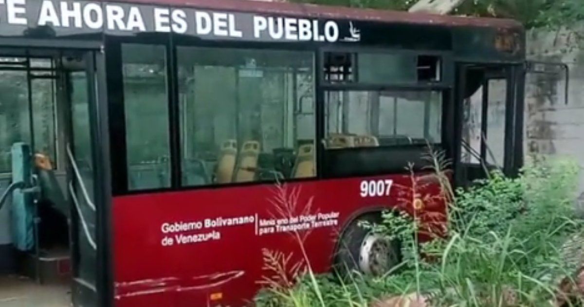 Bus cemetery reflects Maduro's waste and incompetence
