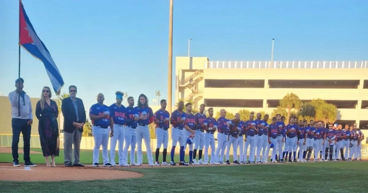 Cuban players from FEPCUBE repeat victory in second exhibition game and score their first home run
