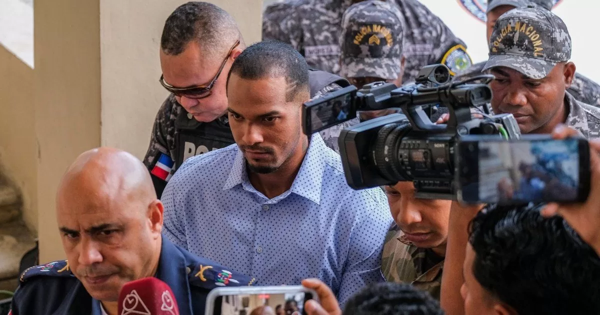 Dominican baseball player faces judge amid accusations of relationship with a girl
