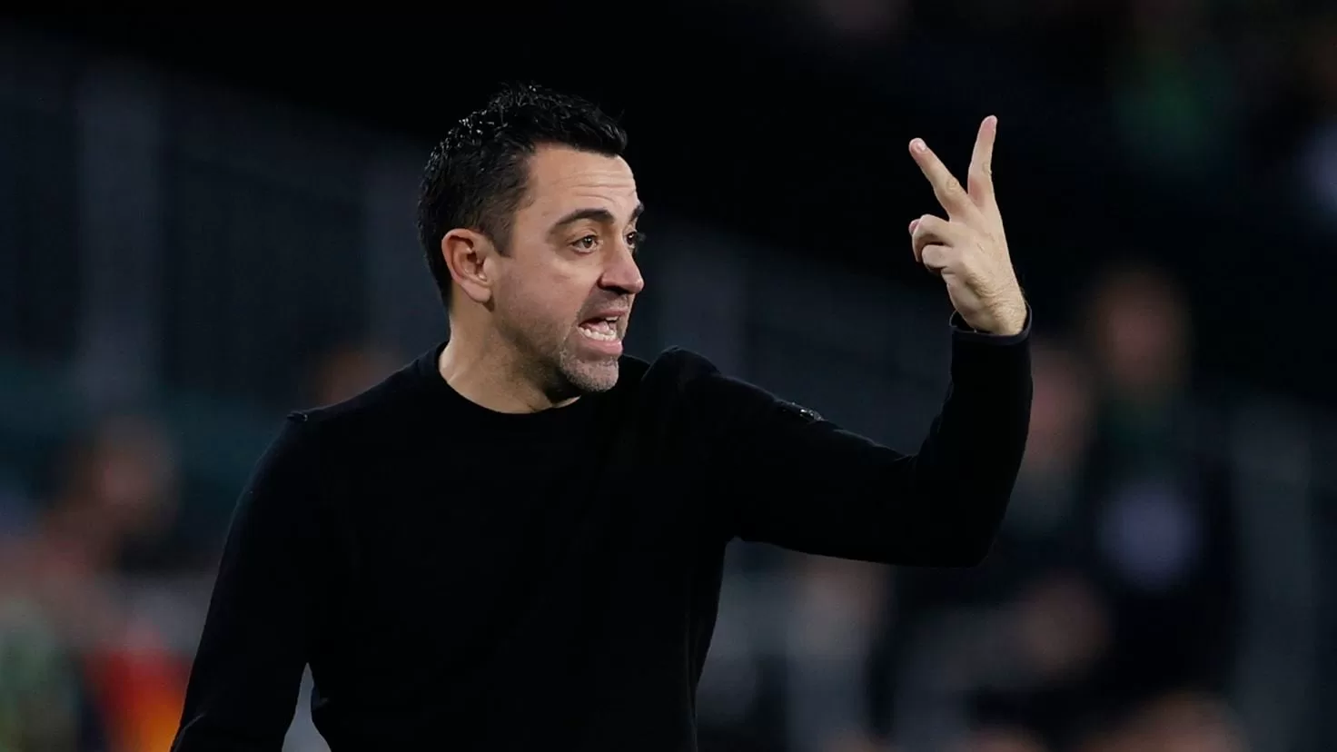 El Chiringuito records Xavi committing a driving violation that could cost him 6 points
