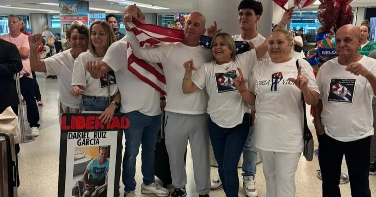 Former political prisoner with disabilities who served prison in Cuba for listening to Patria y Vida arrives in Miami
