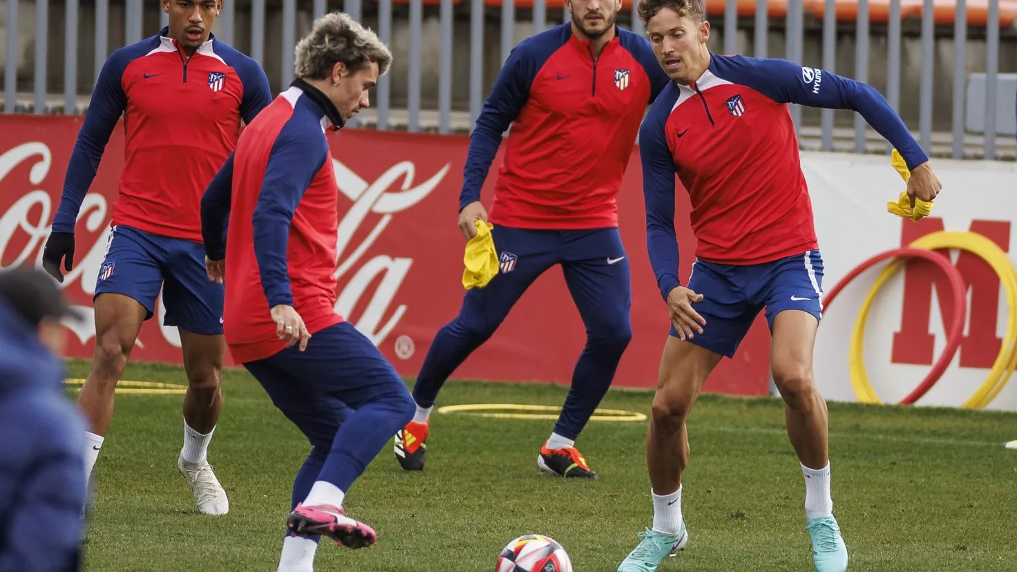 Griezmann messes with Llorente's look and Paddy responds: If you can change a little...
