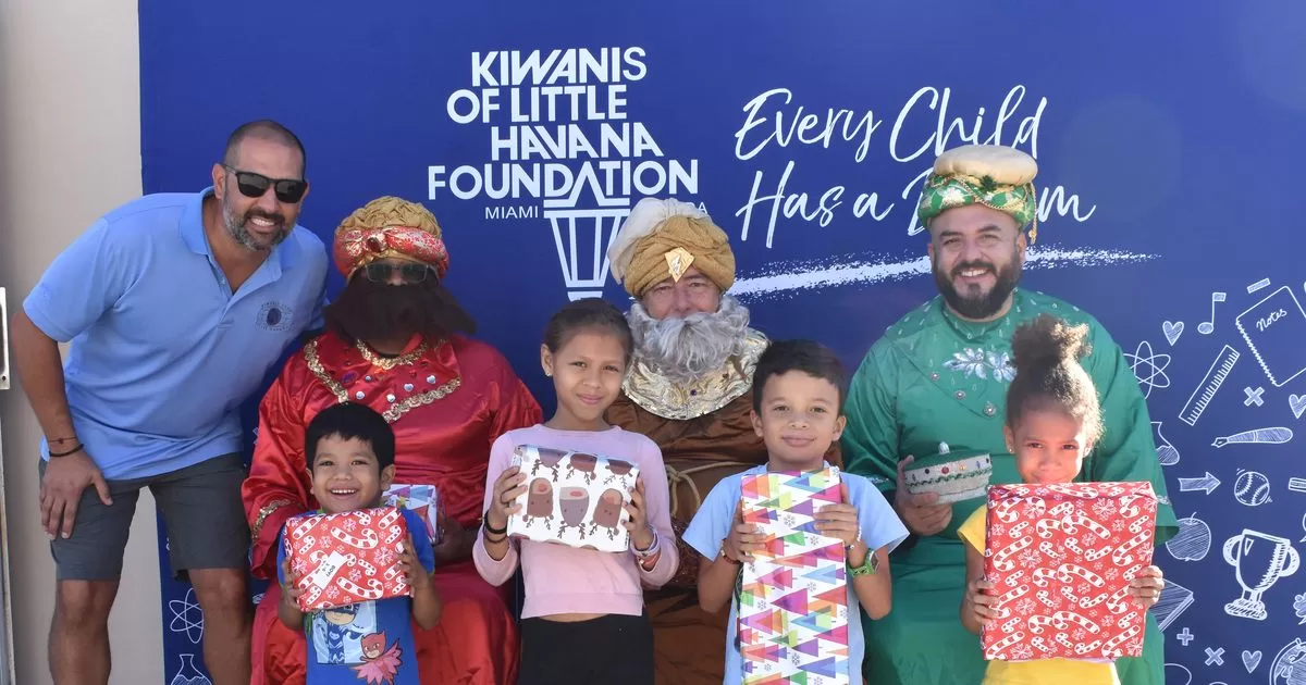 Kiwanis of Little Havana delivers toys for Three Wise Men
