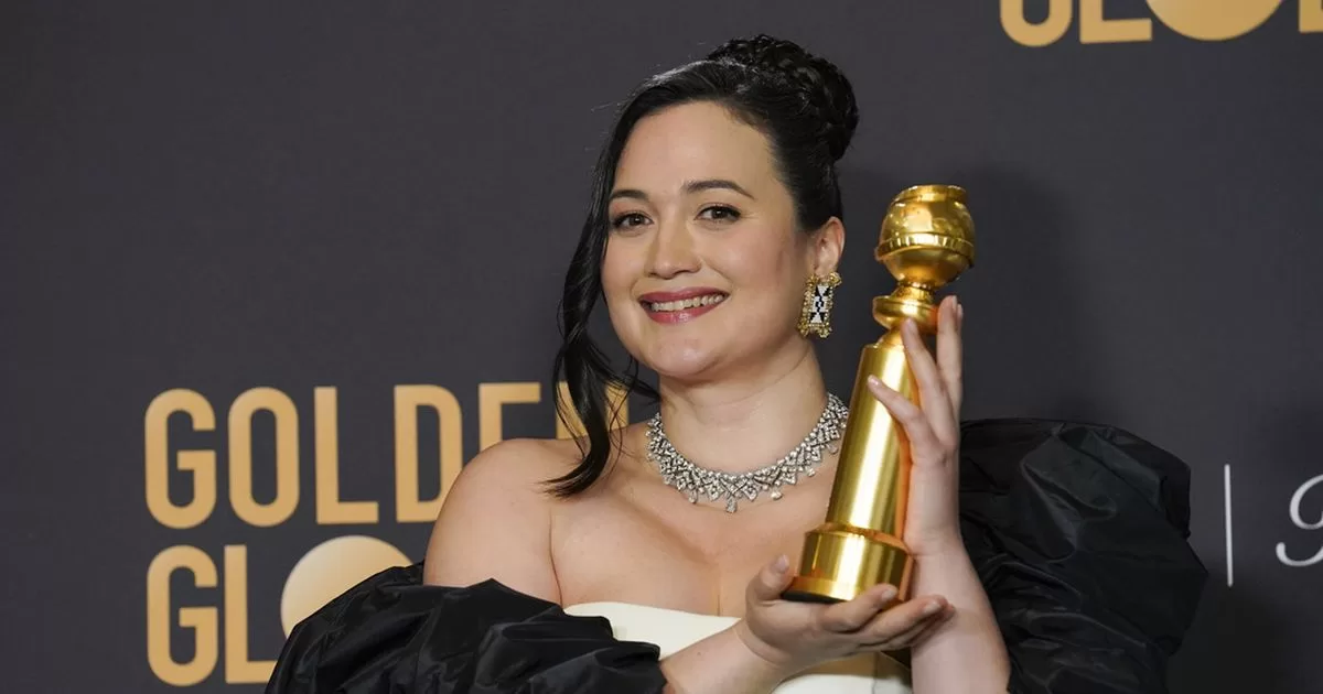 Lily Gladstone makes history at the Golden Globes for her indigenous origin
