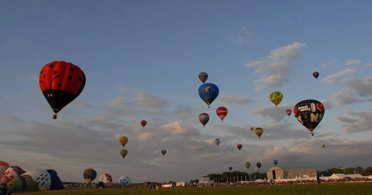 On a day like today, the first hot air balloon flight takes place in the US
